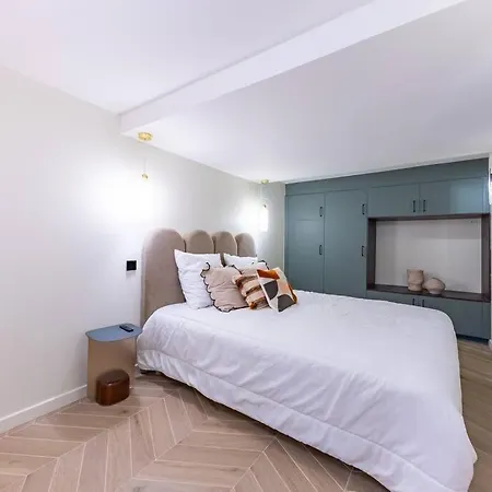 New Spacious 4 Star Family In Chic 16th District * Paryż