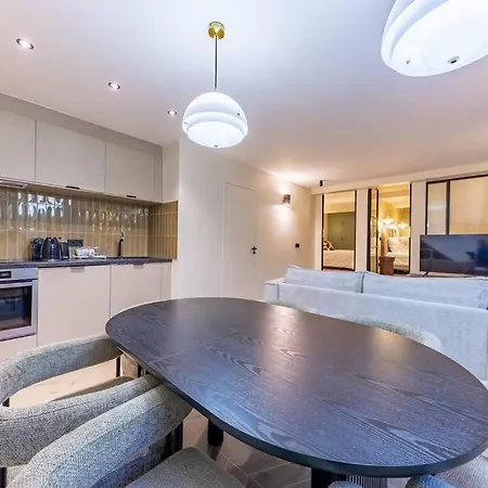 Apartment New Spacious 4 Star Family In Chic 16th District Paris