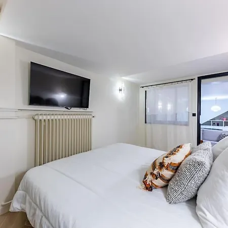 Apartment New Spacious 4 Star Family In Chic 16th District Paris
